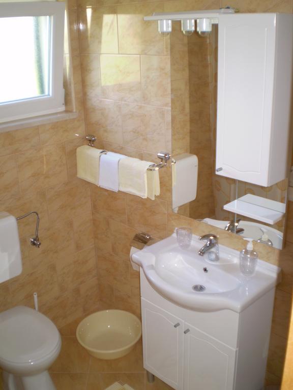 Apartments Duricic Loviste Ngoại thất bức ảnh