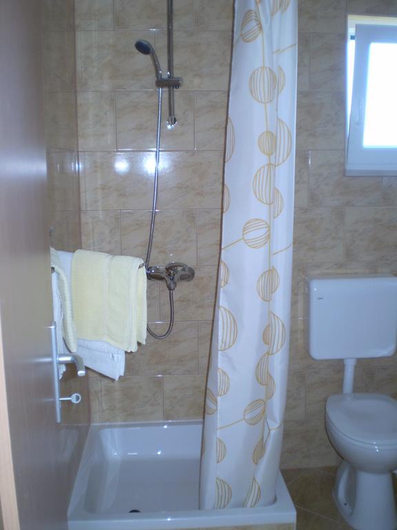 Apartments Duricic Loviste Ngoại thất bức ảnh