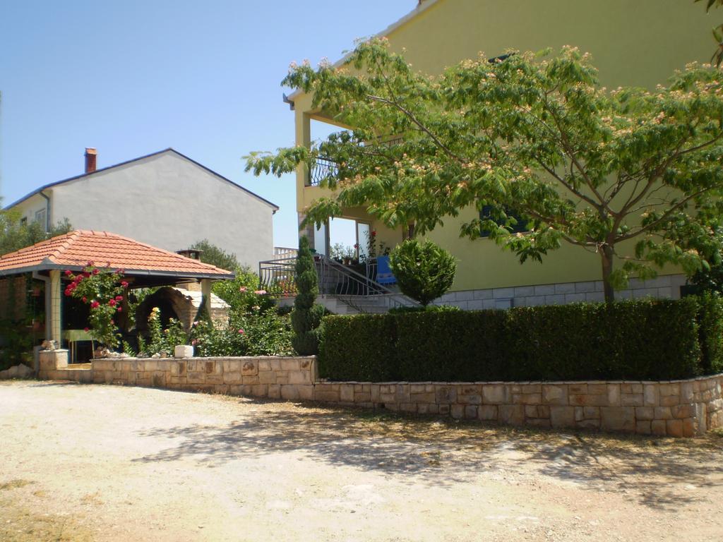 Apartments Duricic Loviste Ngoại thất bức ảnh