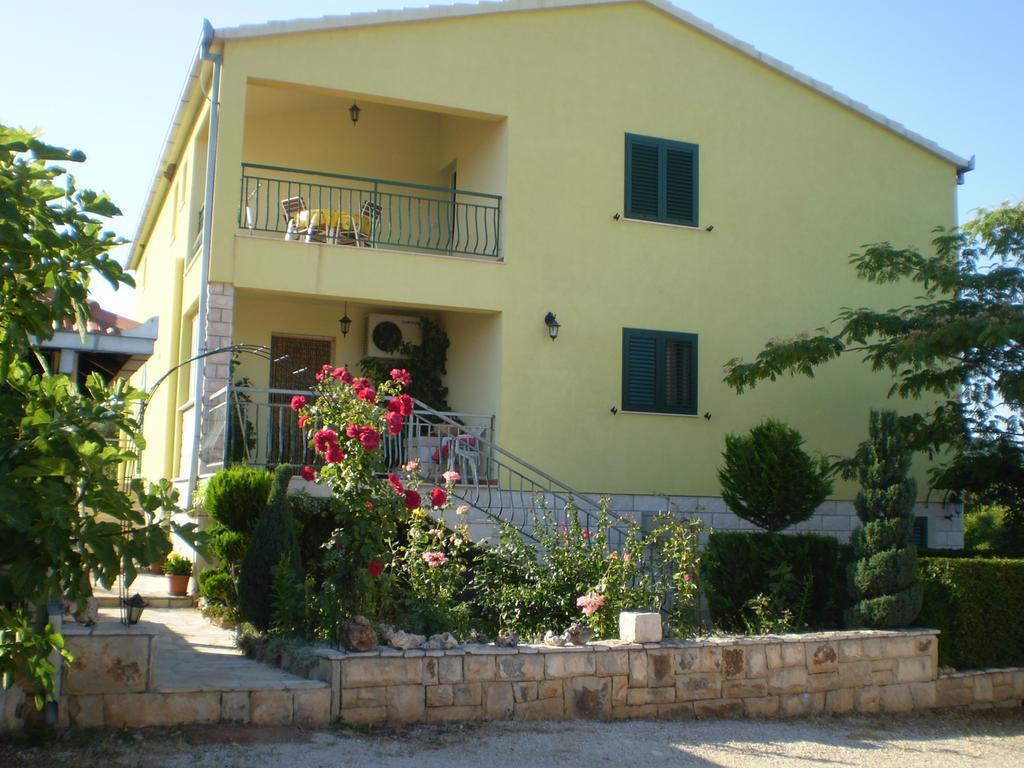 Apartments Duricic Loviste Ngoại thất bức ảnh